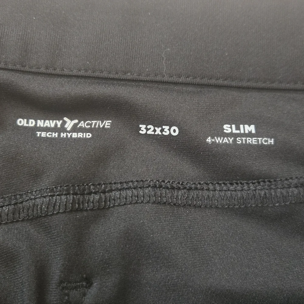 Old Navy Active Black Straight Tech Hybrid Slim 4-Way Stretch Pants, Size 32x30